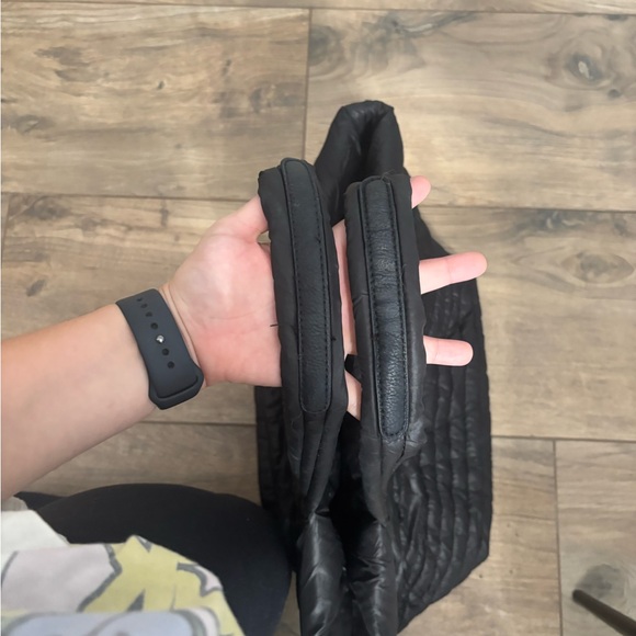 Black puffer tote bag with plenty of zippers sr2 - Picture 10 of 12